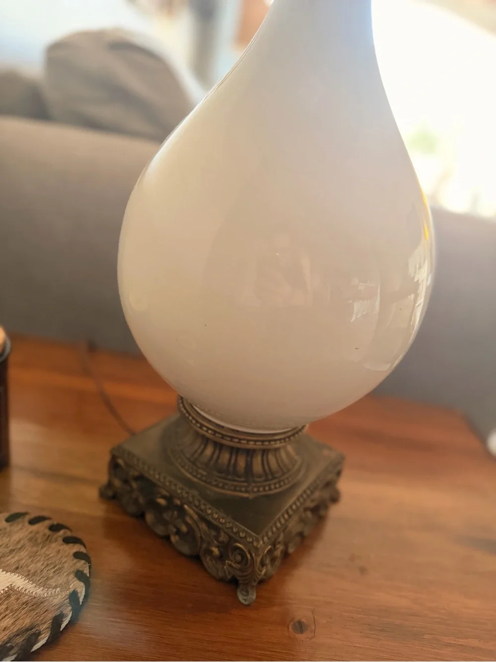 Antique Cream Table Lamp with Metal Base and Beige Shade